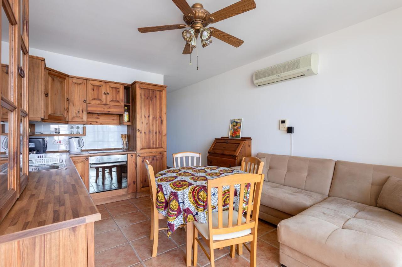 Sea View Apartment In St Paul'S Bay خليج سانت بول المظهر الخارجي الصورة