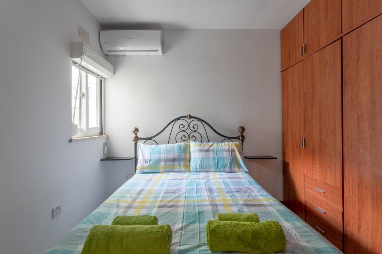 Sea View Apartment In St Paul'S Bay خليج سانت بول المظهر الخارجي الصورة